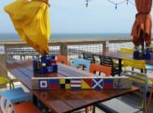 Upcycling Art at Big Chill Beach Club