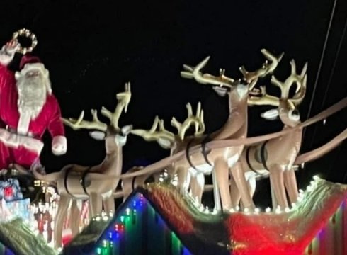 Christmas Parade & Caroling on the Circle