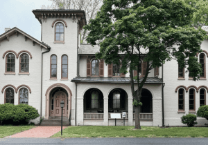 Walking tour of the Ross Mansion