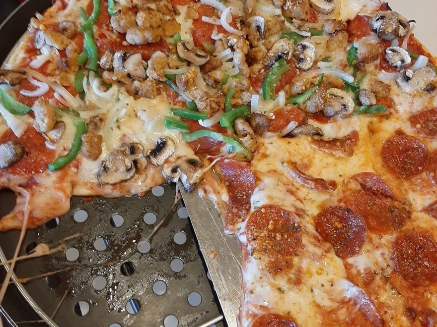 Armand's Pizza By The Sea