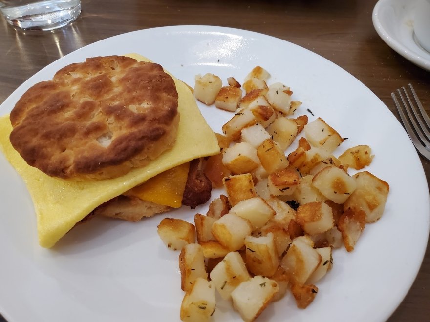 Breakfast Guru Restaurant & Bar