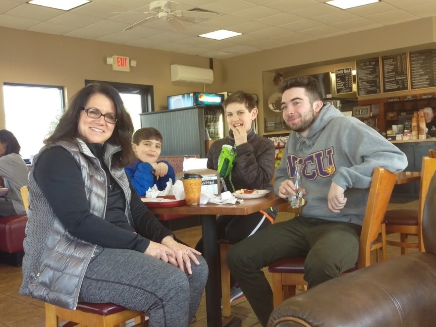 Davellis Bagel Cafe