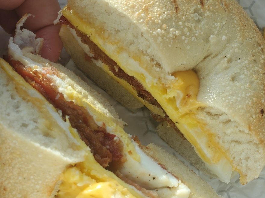 Davellis Bagel Cafe