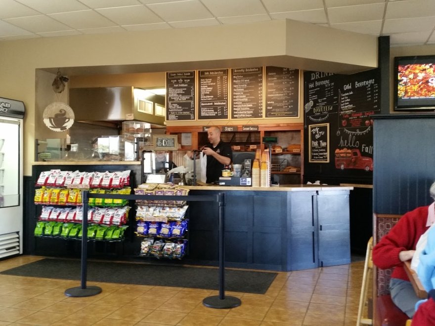 Davellis Bagel Cafe