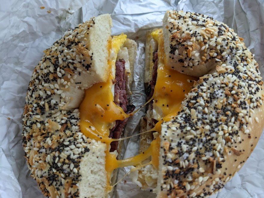Davellis Bagel Cafe