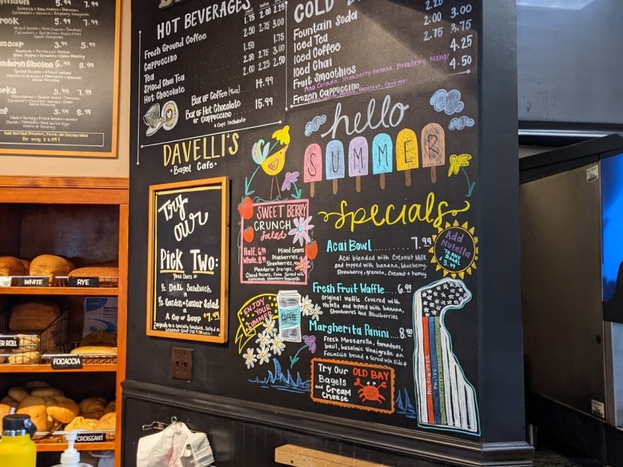 Davellis Bagel Cafe