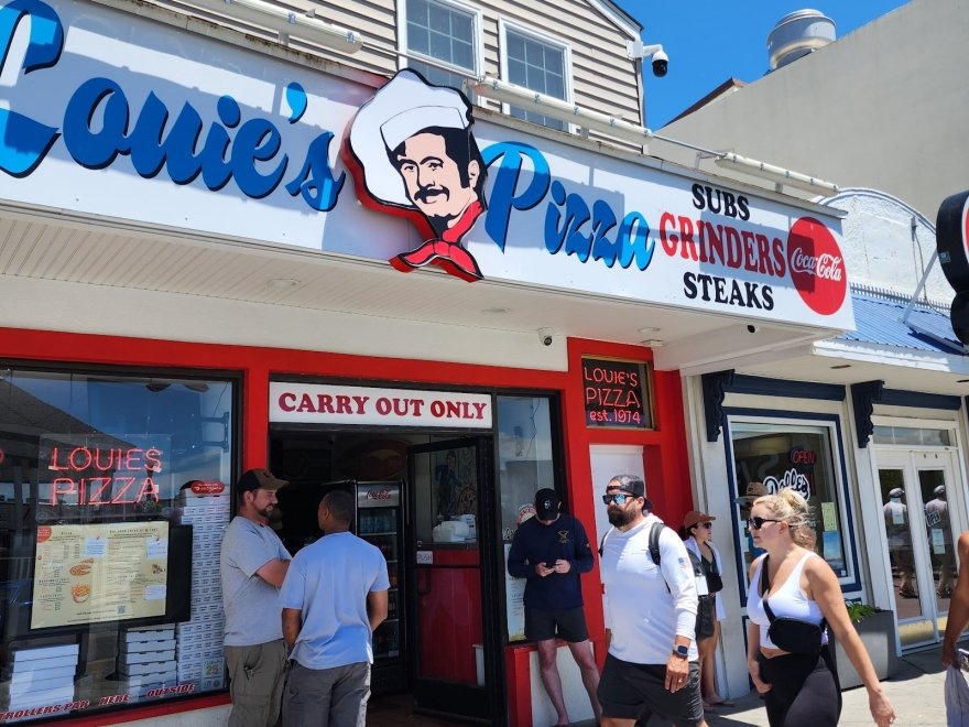 Louie's Pizza
