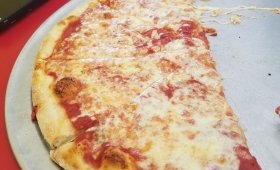 Mama Maria's Restaurant and Beach Bar