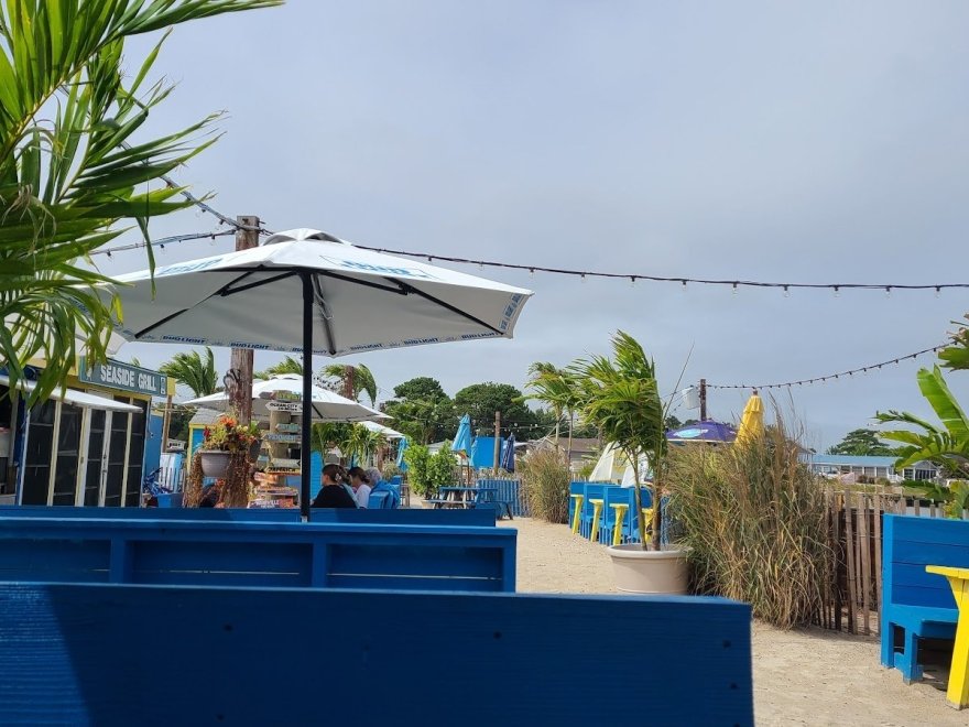 Seaside Bar & Grill