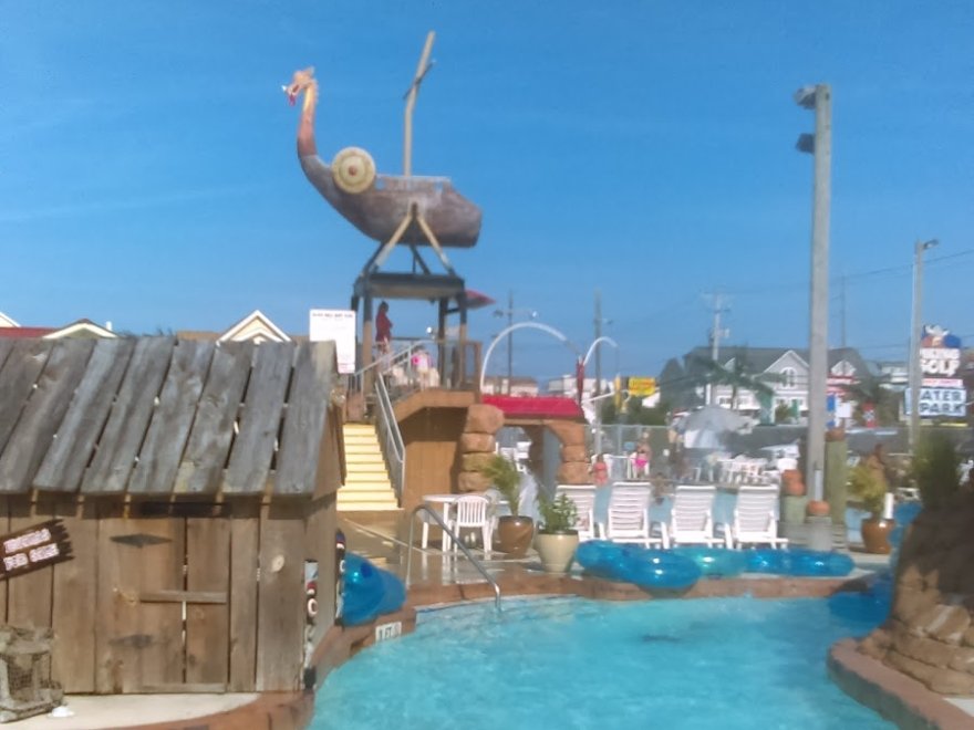 Viking Golf & Go-Karts, Thunder Lagoon Waterpark