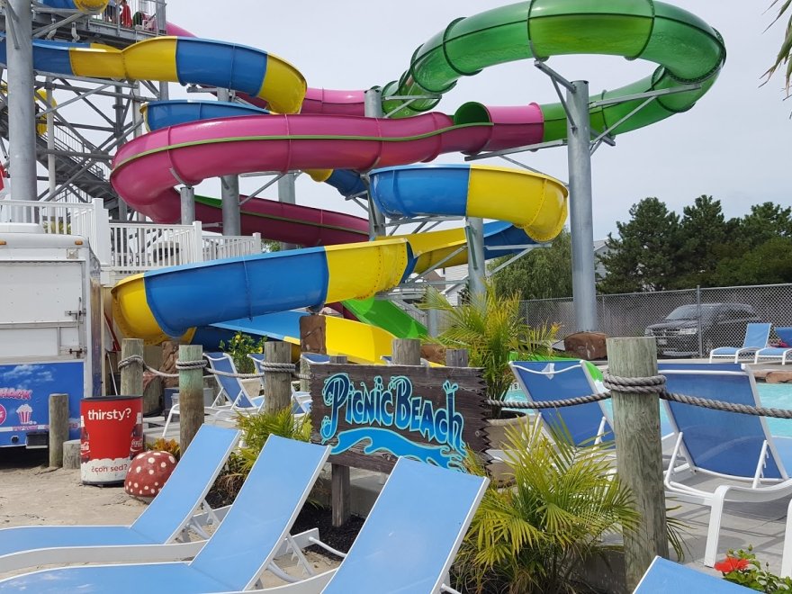 Viking Golf & Go-Karts, Thunder Lagoon Waterpark