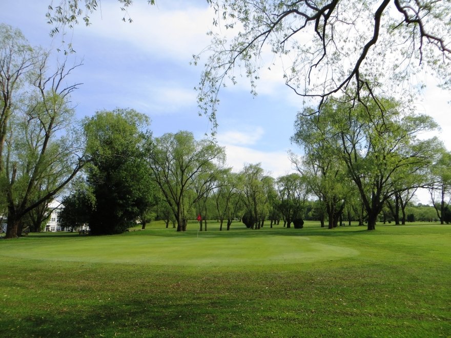 Midway Par 3 Golf Course