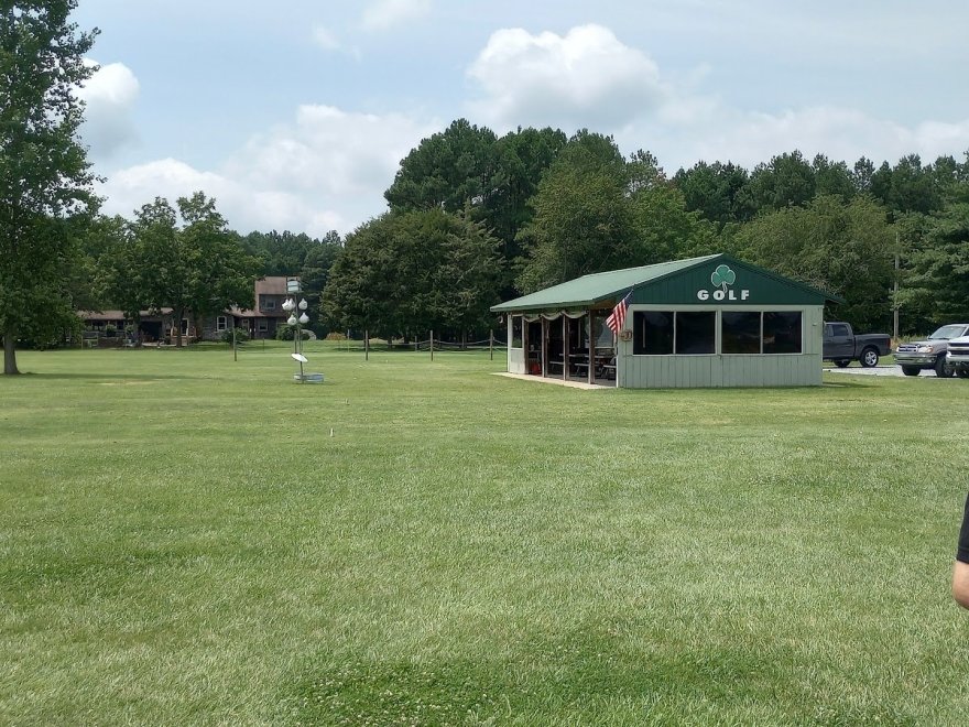 Stenger's Shamrock Farms Par 3