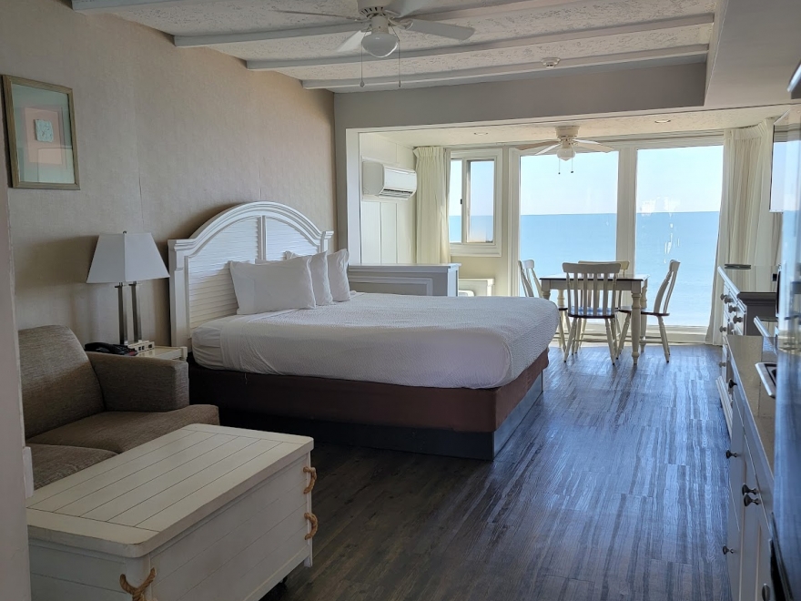 The Surf Club Oceanfront Hotel