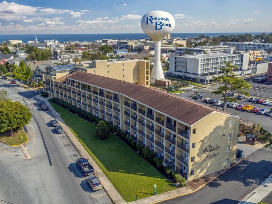 Breakers Hotel & Suites