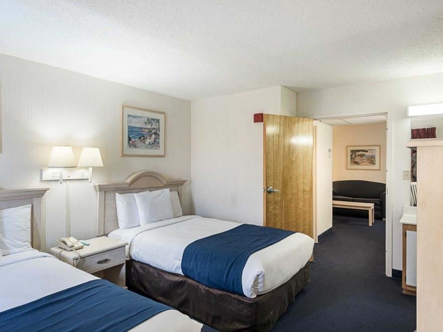 Econo Lodge Inn & Suites Rehoboth Beach