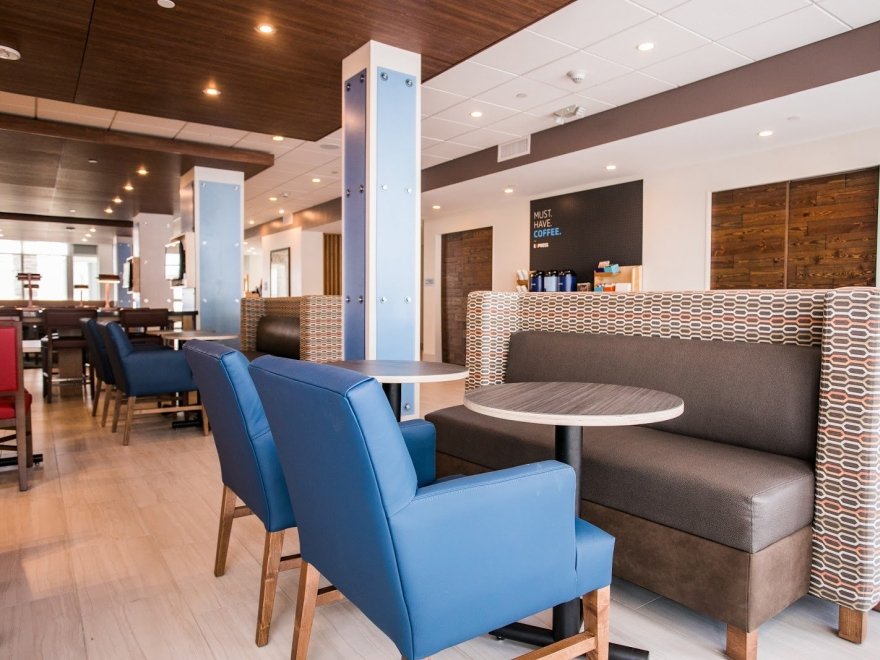 Holiday Inn Express & Suites Rehoboth Beach